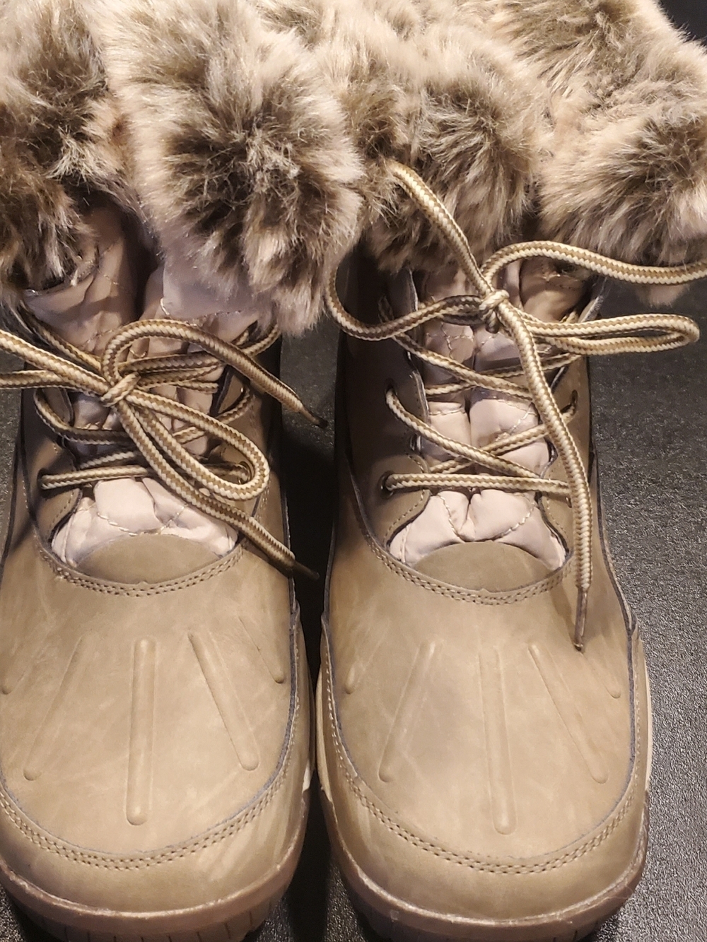 Bearpaw Beca Waterproof Gray on Gray Size 10  